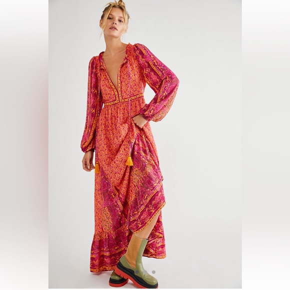 Free People Dresses & Skirts - Free People Happy Feelings Midi Dress.